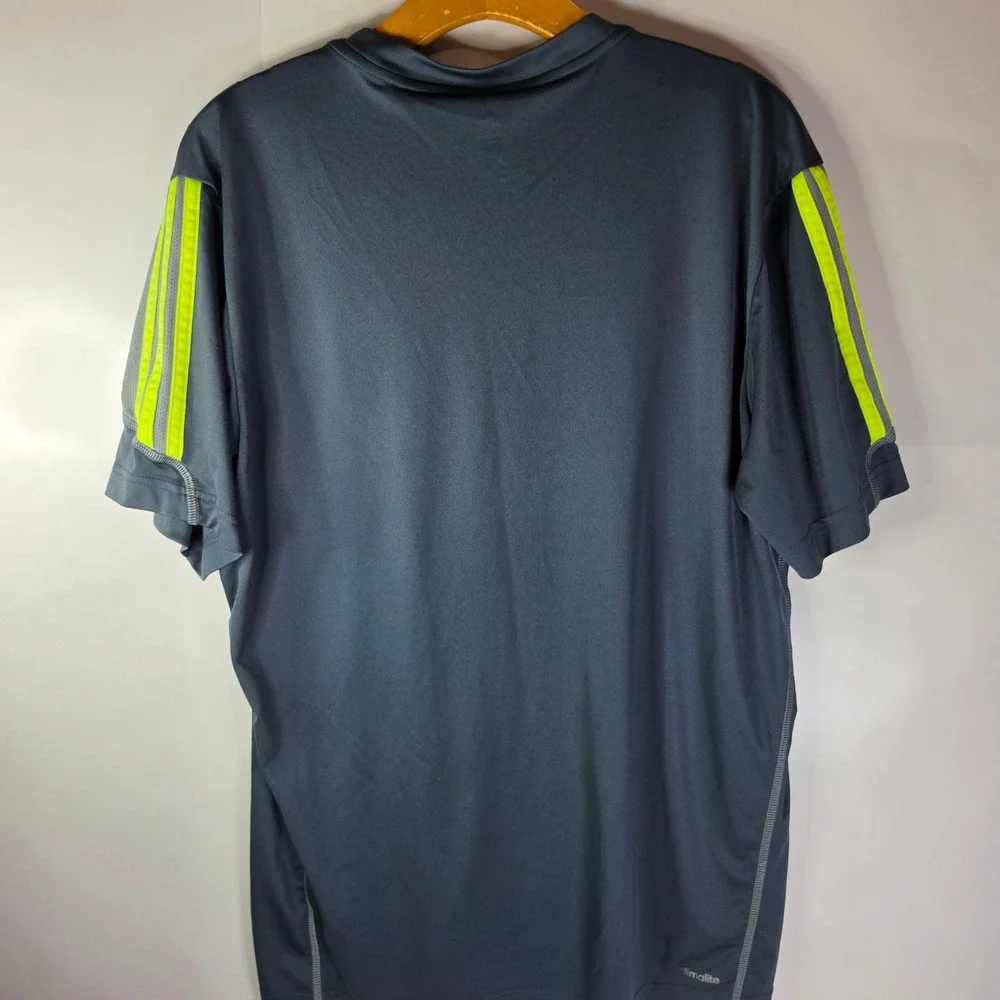 Adidas Climalite Shirt Mens XL Gray Short Sleeve Athletic Gym Tee Yellow Logo